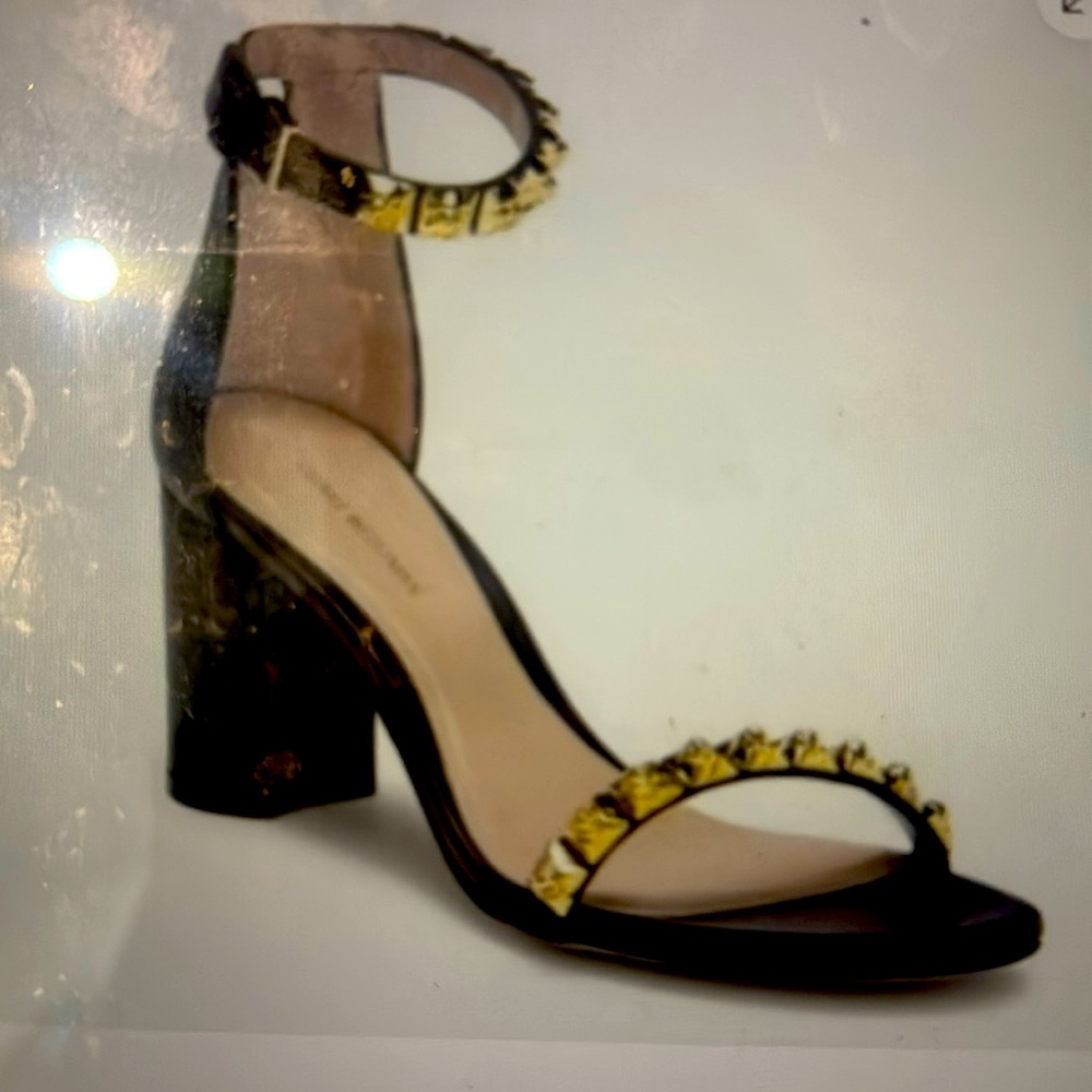 Stuart Weitzman Rosemarie, BLACK rose, gold stud, sandals 6.5